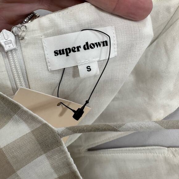 Superdown Avery Sweetheart Ruffle Dress – Nude Gingham – Size Small – NWT - Picture 7 of 8